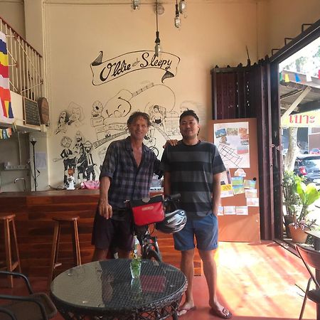 Oldie And Sleepy Hostel Udon Thani Esterno foto