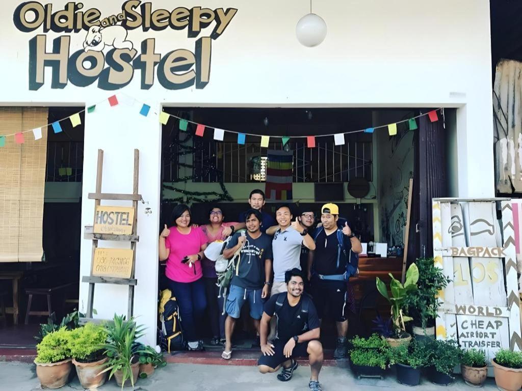 Oldie And Sleepy Hostel Udon Thani Esterno foto