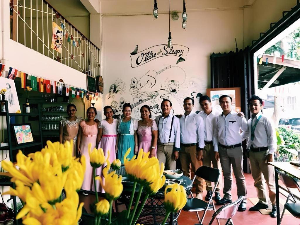 Oldie And Sleepy Hostel Udon Thani Esterno foto