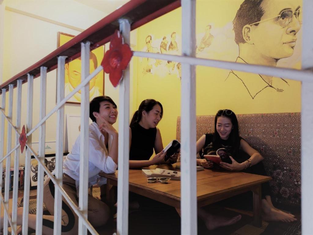 Oldie And Sleepy Hostel Udon Thani Esterno foto
