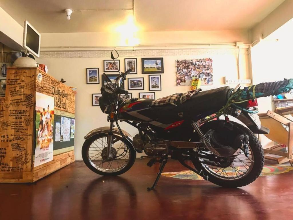 Oldie And Sleepy Hostel Udon Thani Esterno foto