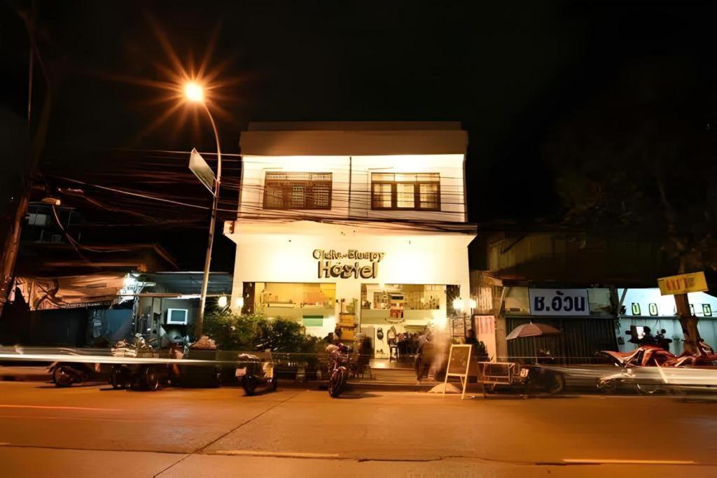 Oldie And Sleepy Hostel Udon Thani Esterno foto