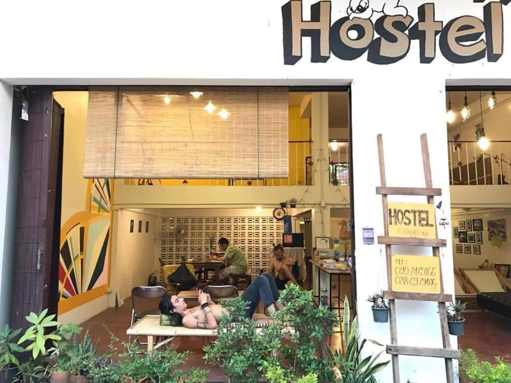 Oldie And Sleepy Hostel Udon Thani Esterno foto